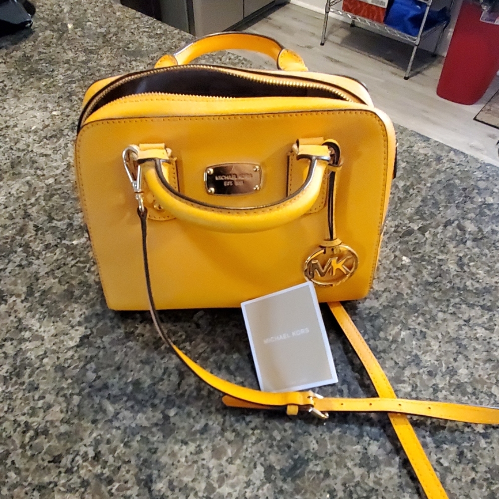 Michael Kors Yellow Leather bag